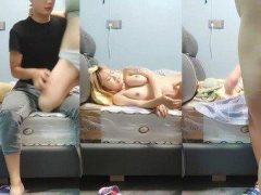 tải phim sex hồng kông Bạn trai hứa chỉ nằm bấm điện thoại nhưng vẫn địt