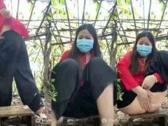 Chị Gái Miền Tây Cởi Váy Thủ Dâm Ngoài Vườn, Vỗ Lồn Đen Đét Nghe Phê